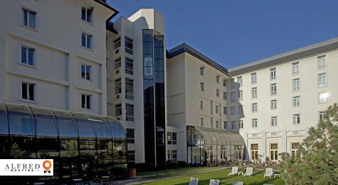 Mercure Brides-les-Bains Grand Hôtel des Thermes ****, France